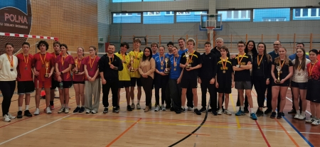 Złoto w badmintonie dziewcząt 